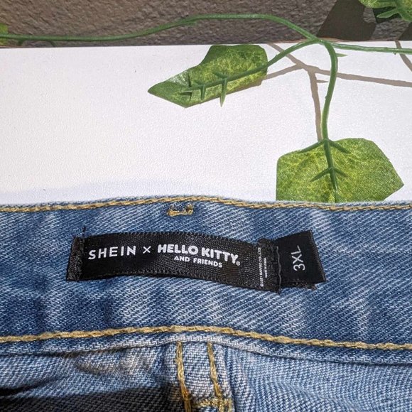 Shein x Hello Kitty Jeans Women's Plus Size 3XL High Rise Straight Fit - Picture 4 of 4